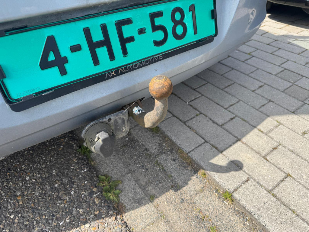 Opel Corsa 1.2-16v enjoy/lees tekst!/
