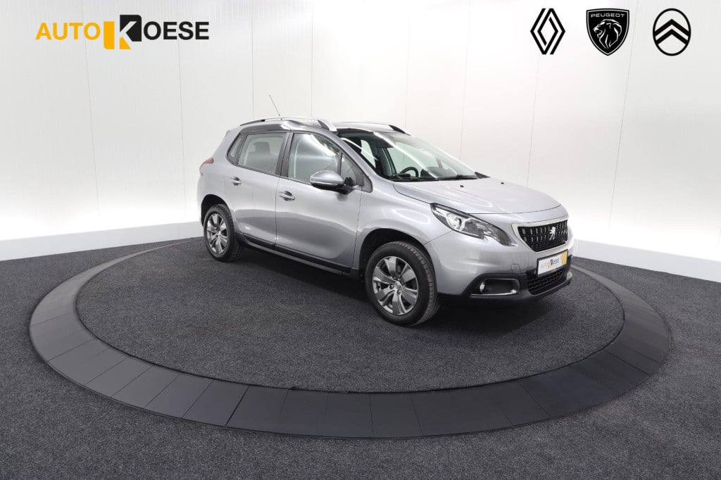 Peugeot 2008 puretech 82 blue lion | trekhaak | panoramadak | navigatie | p