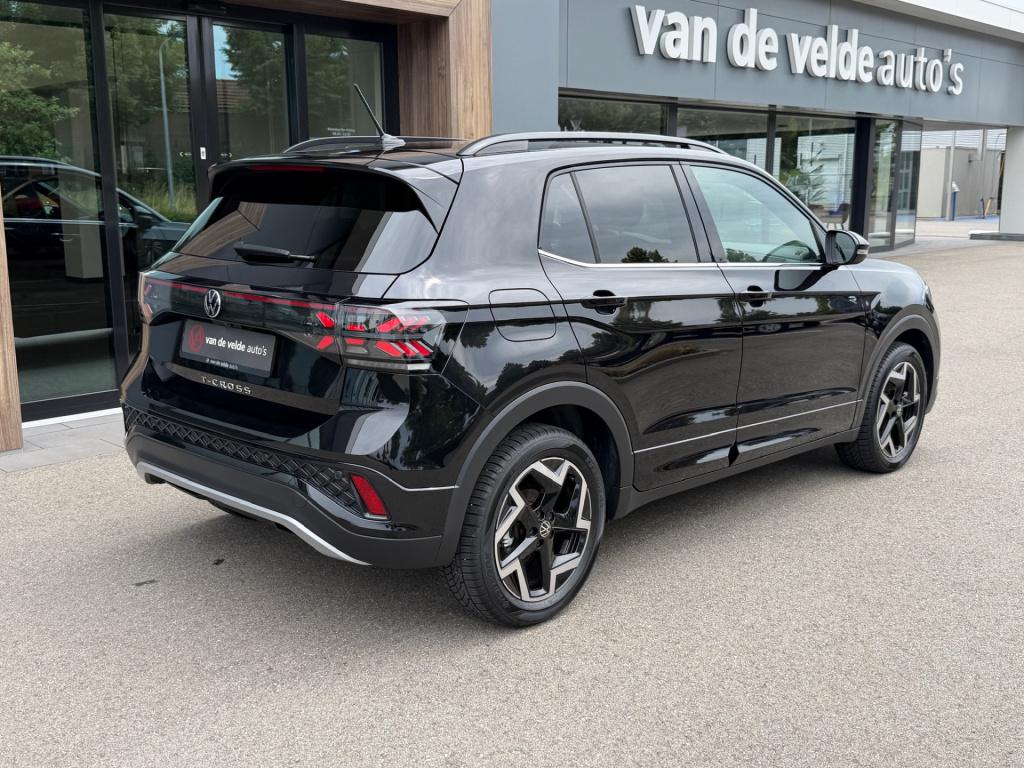 Volkswagen T-cross 1.5 tsi 150pk dsg r-line | camera | trekhaak | navi | iq