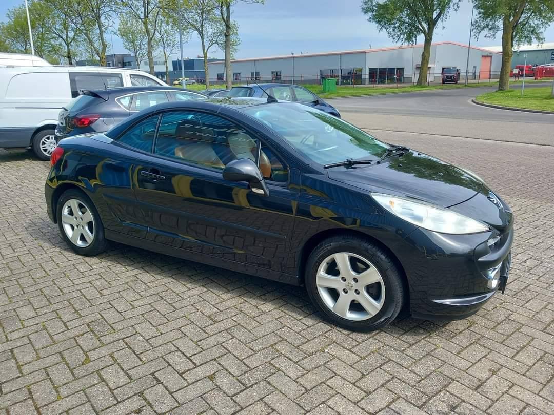 Peugeot 207 1.6 VTI Sublime cabrio BJ;2007 airco-leer 137.000km i.z.g.st