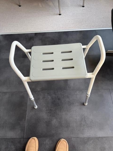 DOUCHEKRUK MET VERSTELBARE POTEN