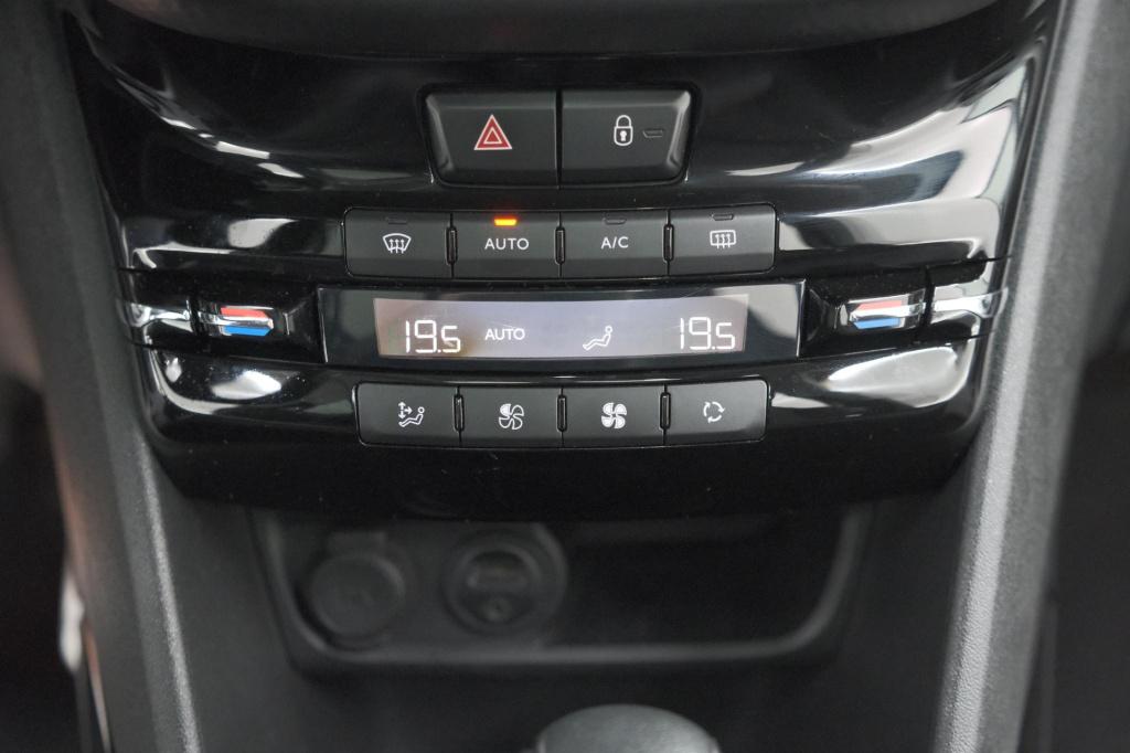 Peugeot 2008 puretech 110 eat6 gt | trekhaak | camera | panoramadak | apple