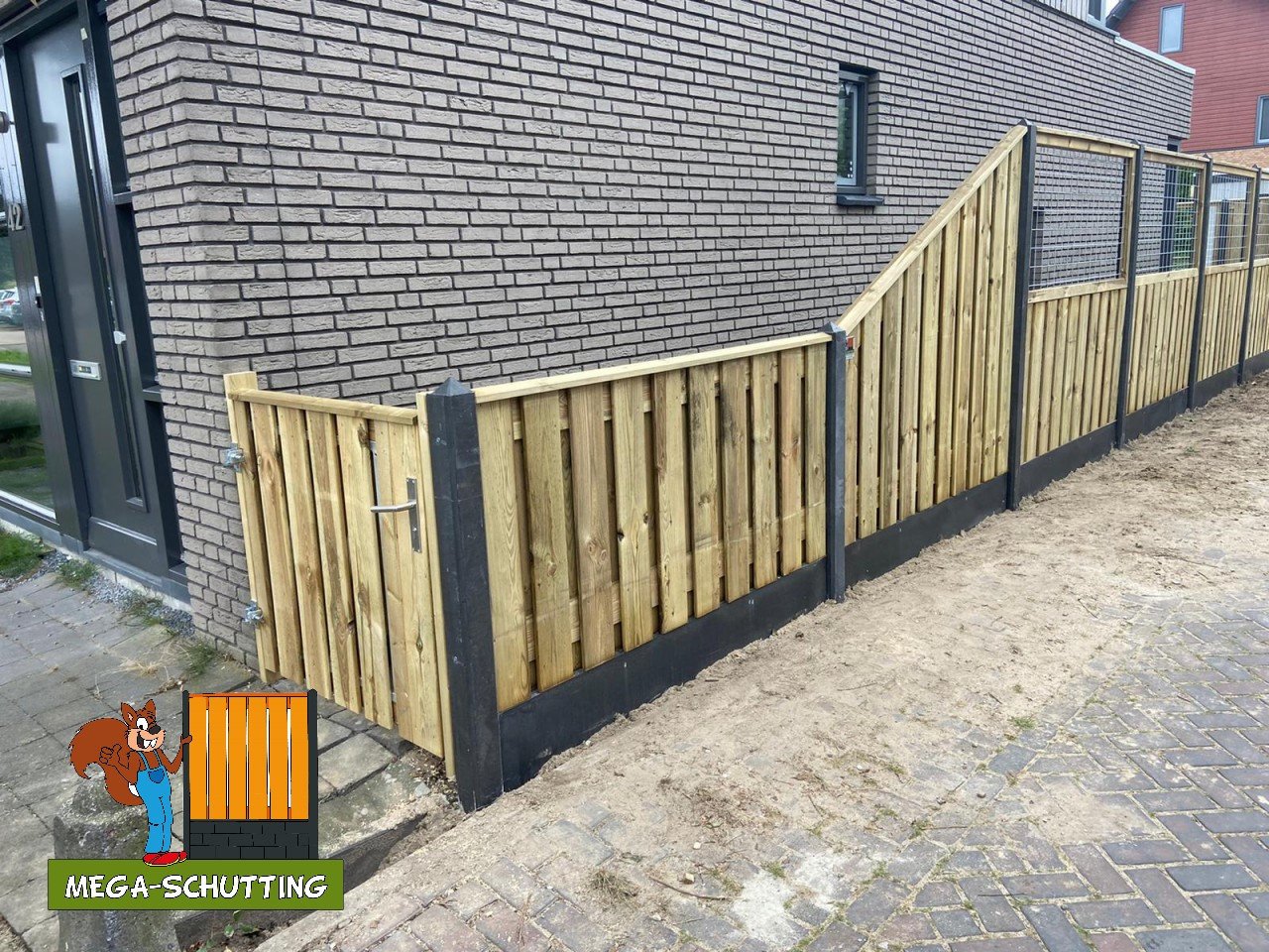 Hout-beton schutting volledig aangepast aan uw wensen!