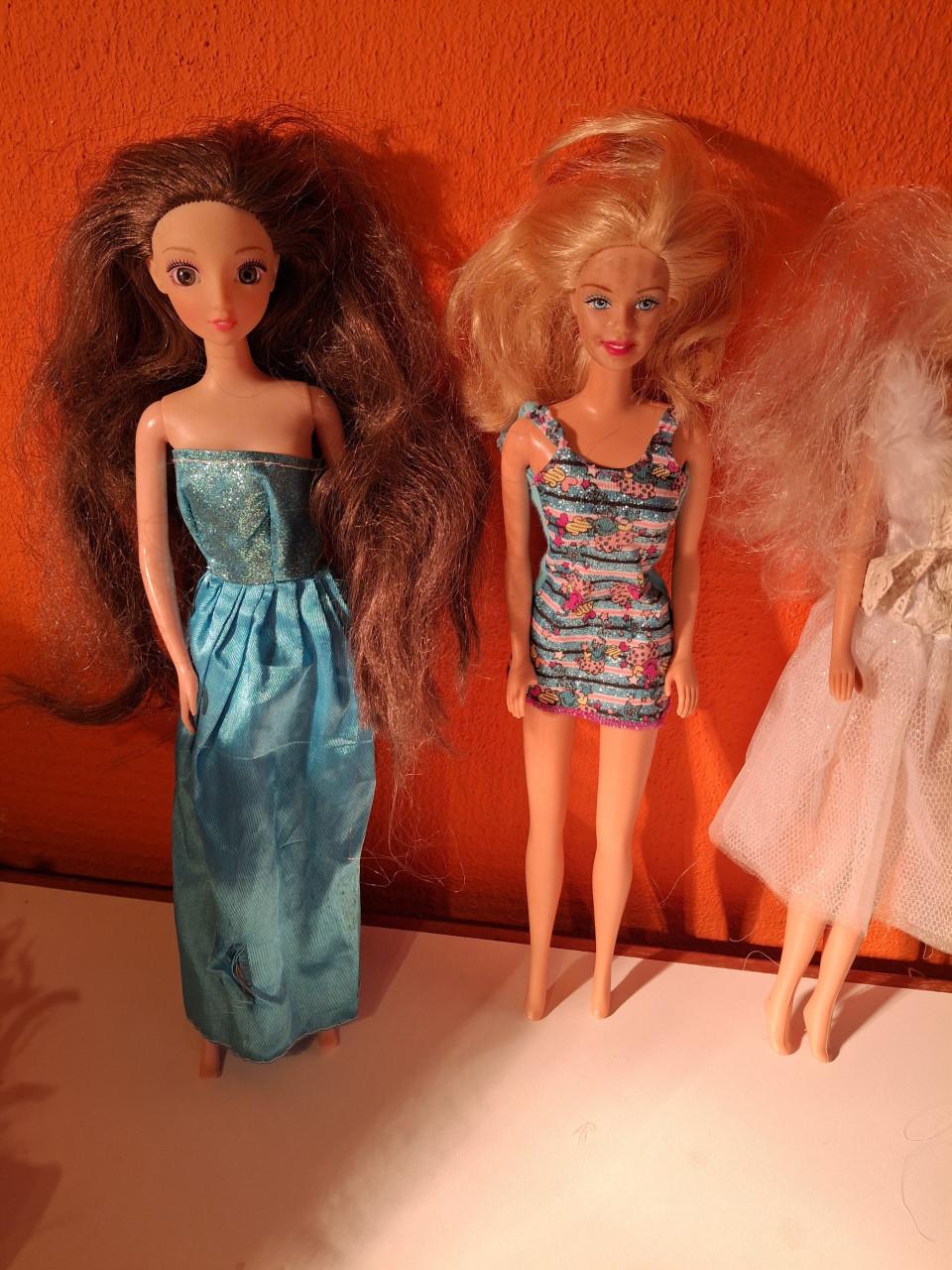 6 Barbies van Mattel