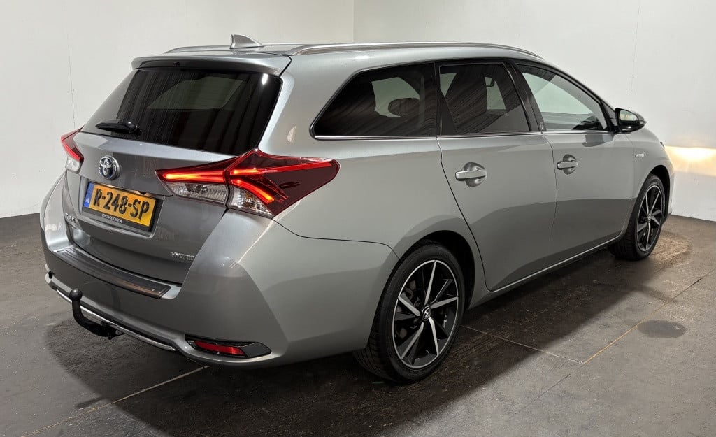 Toyota Auris touring sports 1.8 hybr. dynamic team d | trekhaak | stoelverw