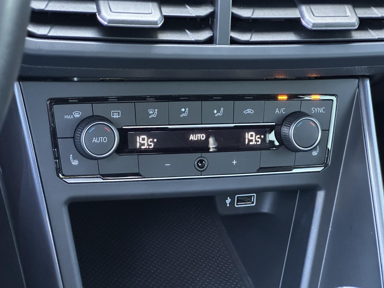 Volkswagen Polo - 1.0 TSI 2x R-Line | App-Connect | Climate control