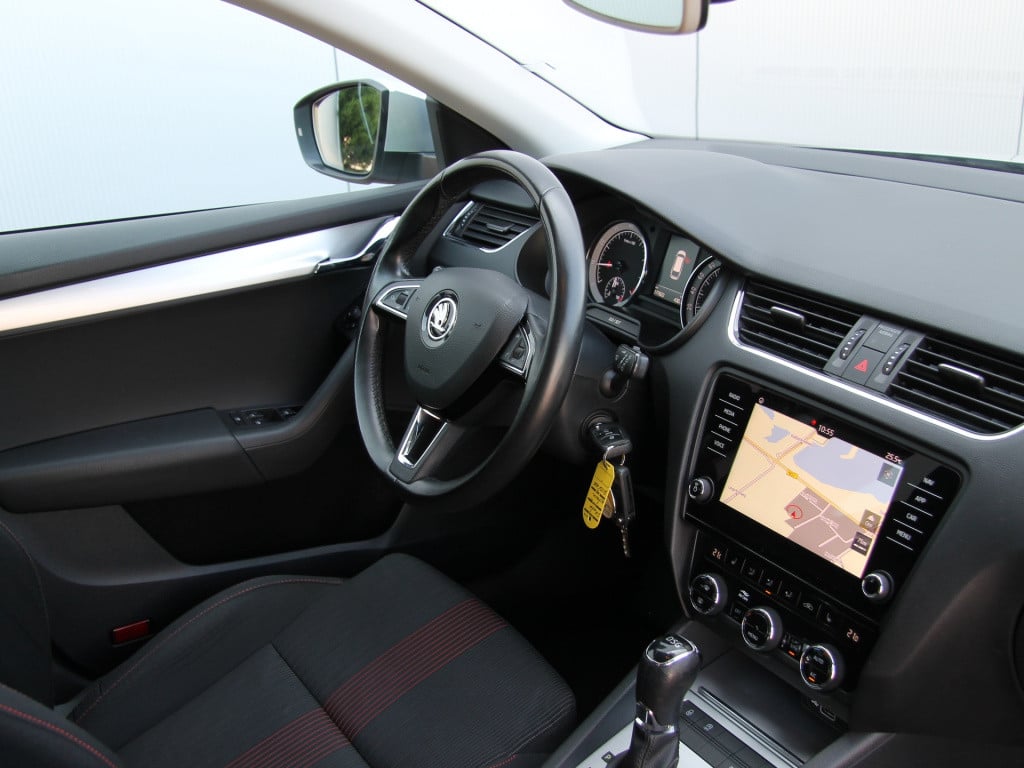 Skoda Octavia combi 1.0 tsi 116pk dsg style sport | kuipstoelen