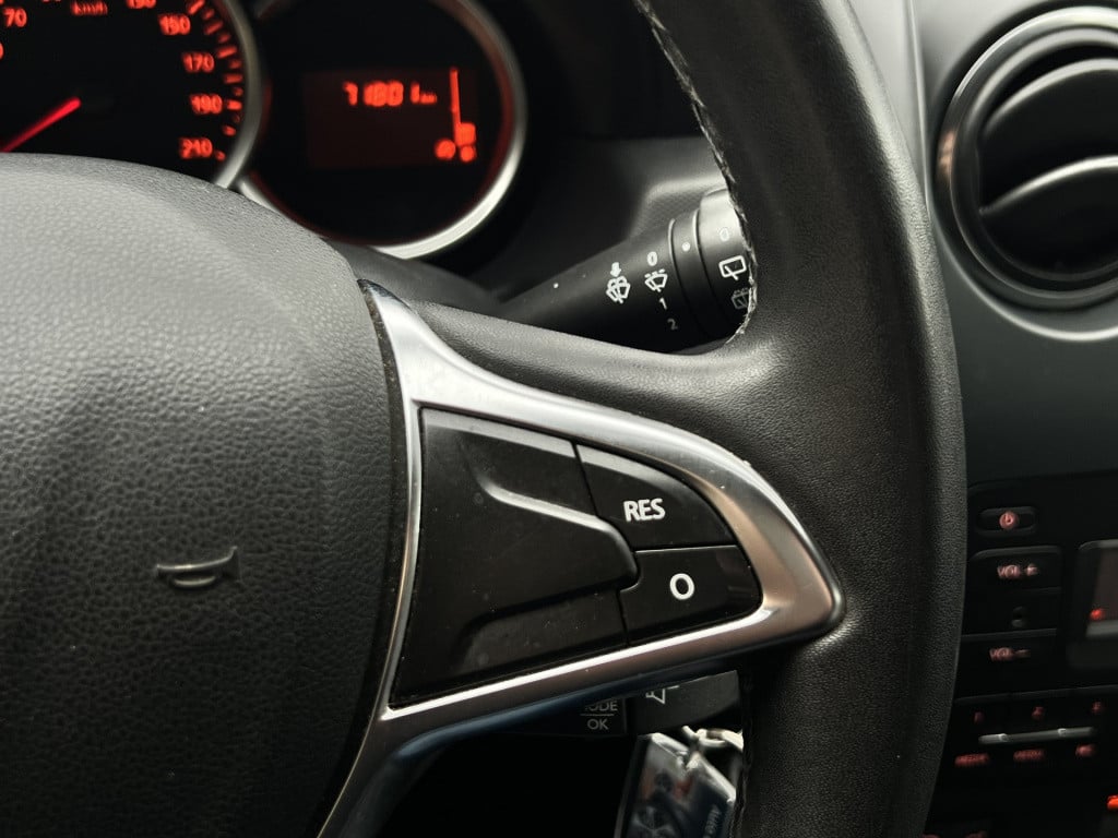 Dacia Duster 1.2 tce 4x2 lauréate | airco | cruise control | trekhaak