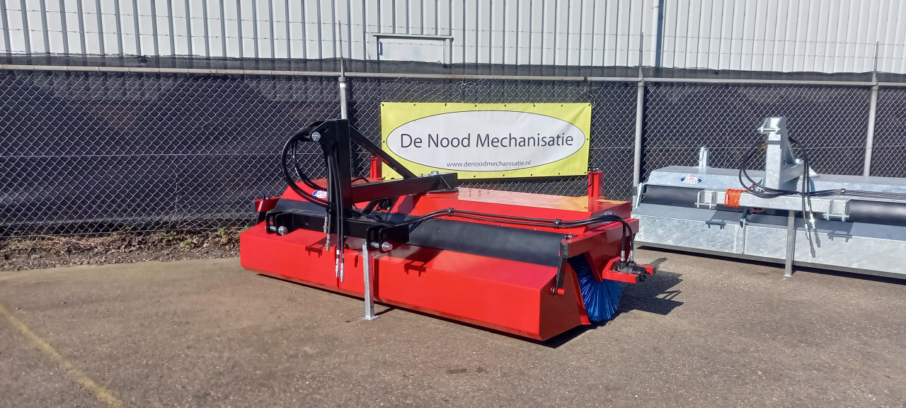 M-SweepTV600/250 tractor veegmachine hydraulisch vangbak.