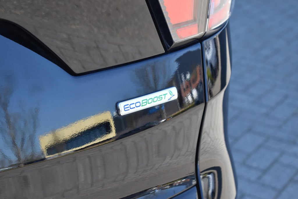 Ford Kuga 1.5 ecoboost st-line | awd | climate control | cruise control | p