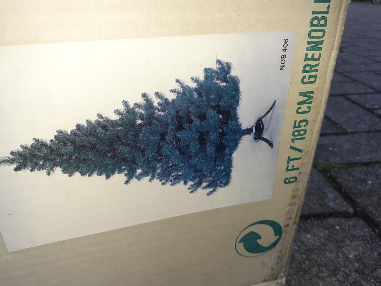 2 x Mooie *** Kerst - stal *** Antiek & Kerst-boom