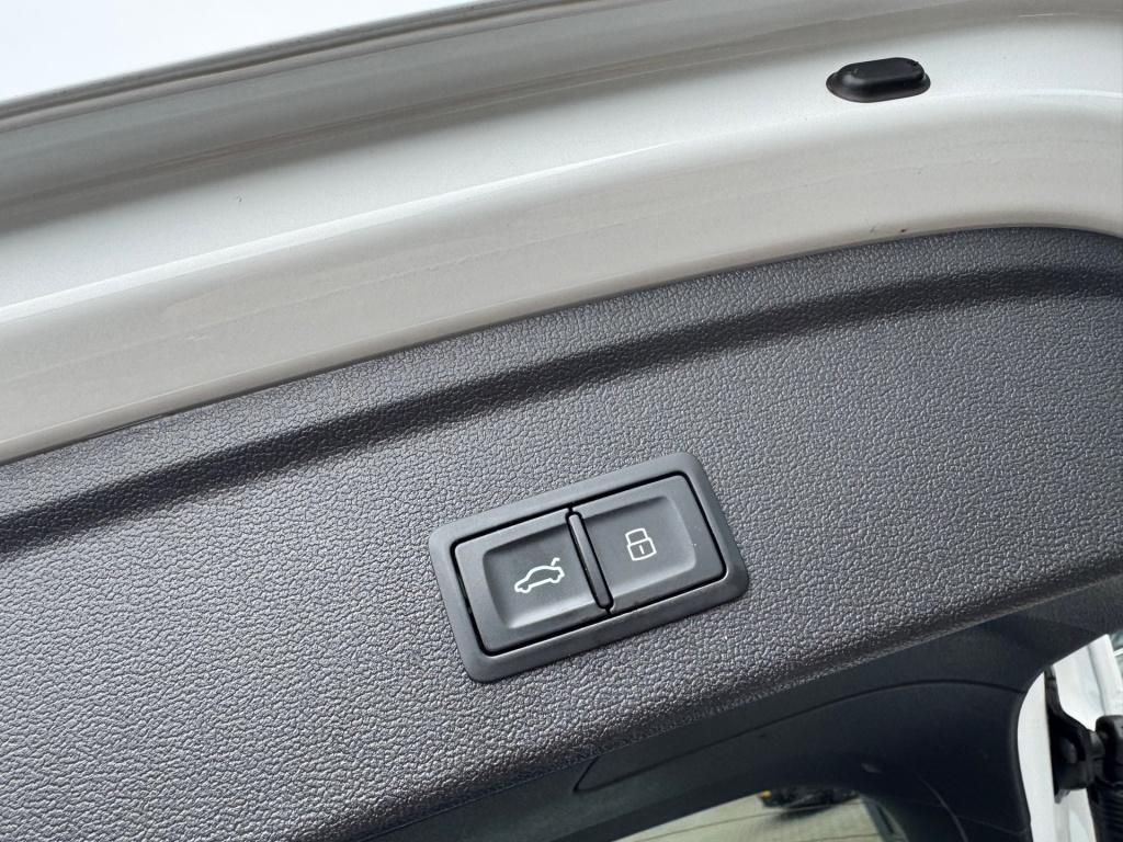 Audi A3 sportback 40 tfsi e * black pack * dealer onderhouden * stoelverwar