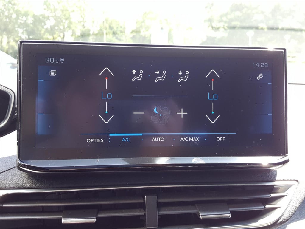 Peugeot 3008 1.2 puretech 130pk s&s eat8 allure | navi | bt | applecarplay&