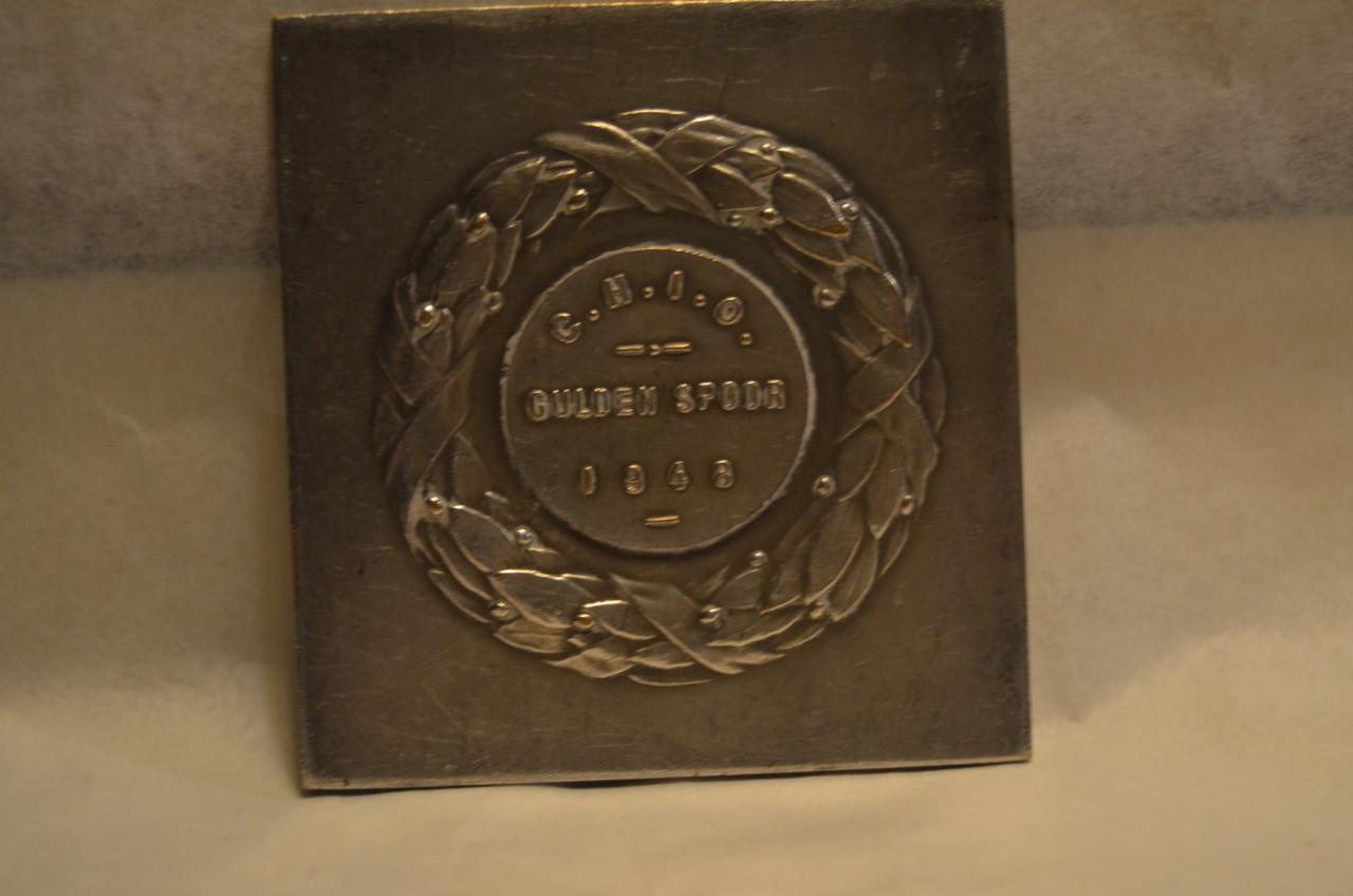 2 Penningen van dezelfde ontwerper/medailleur H. Heusers Paardensport