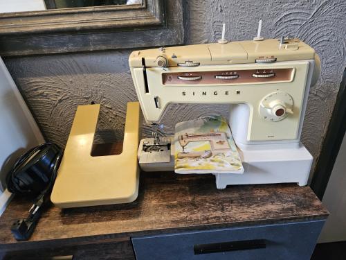 Vintage Singer 538 Naaimachine met Handleiding en koffer