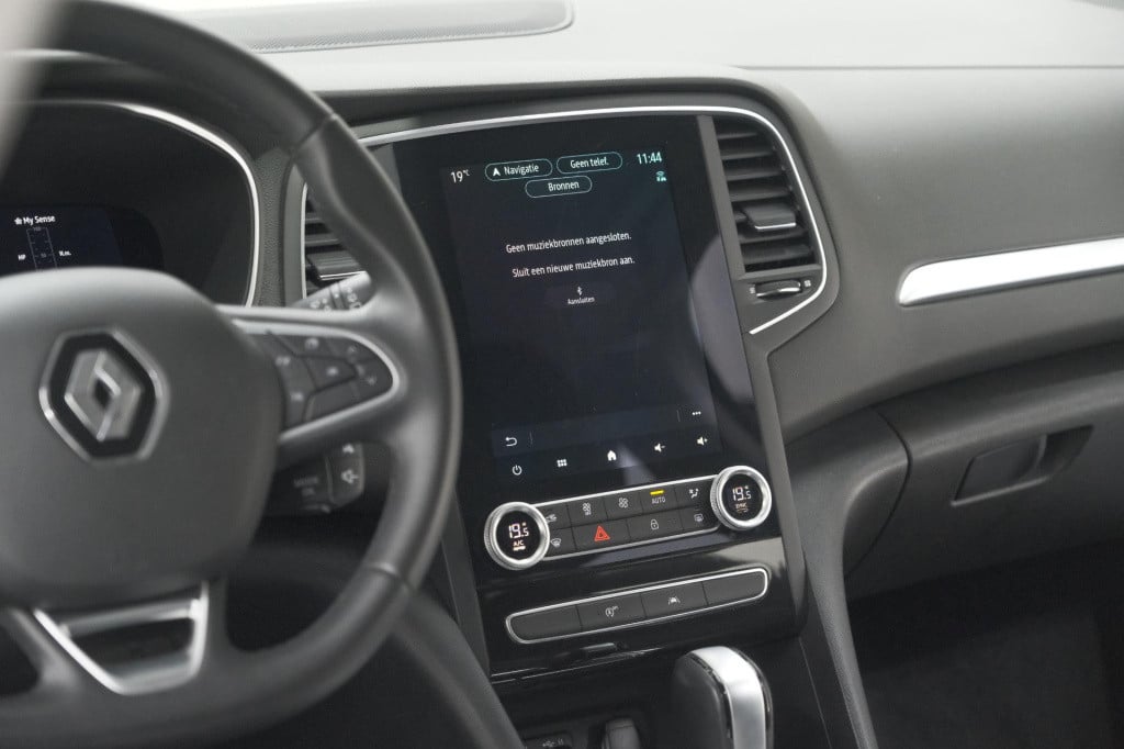 Renault Megane tce 140 edc techno | trekhaak | camera | navigatie | 9.3 inc