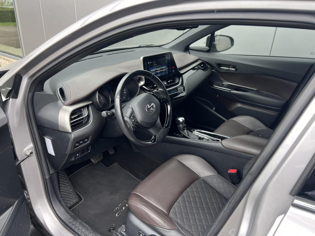 Toyota C-hr 1.8 hybrid executive | trekhaak |