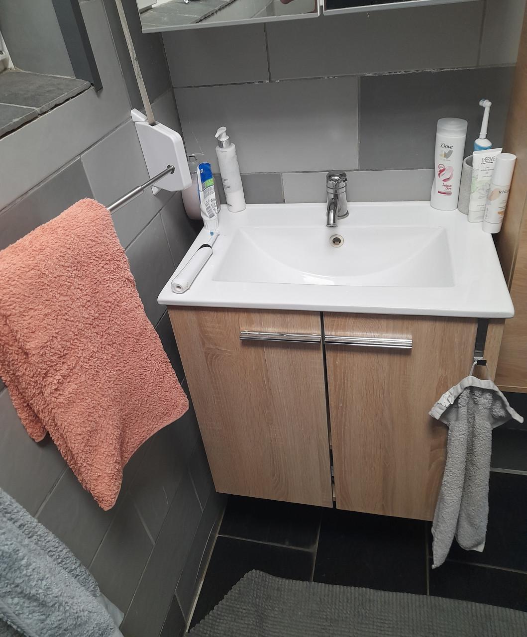 Klusser gezocht voor badkamer.