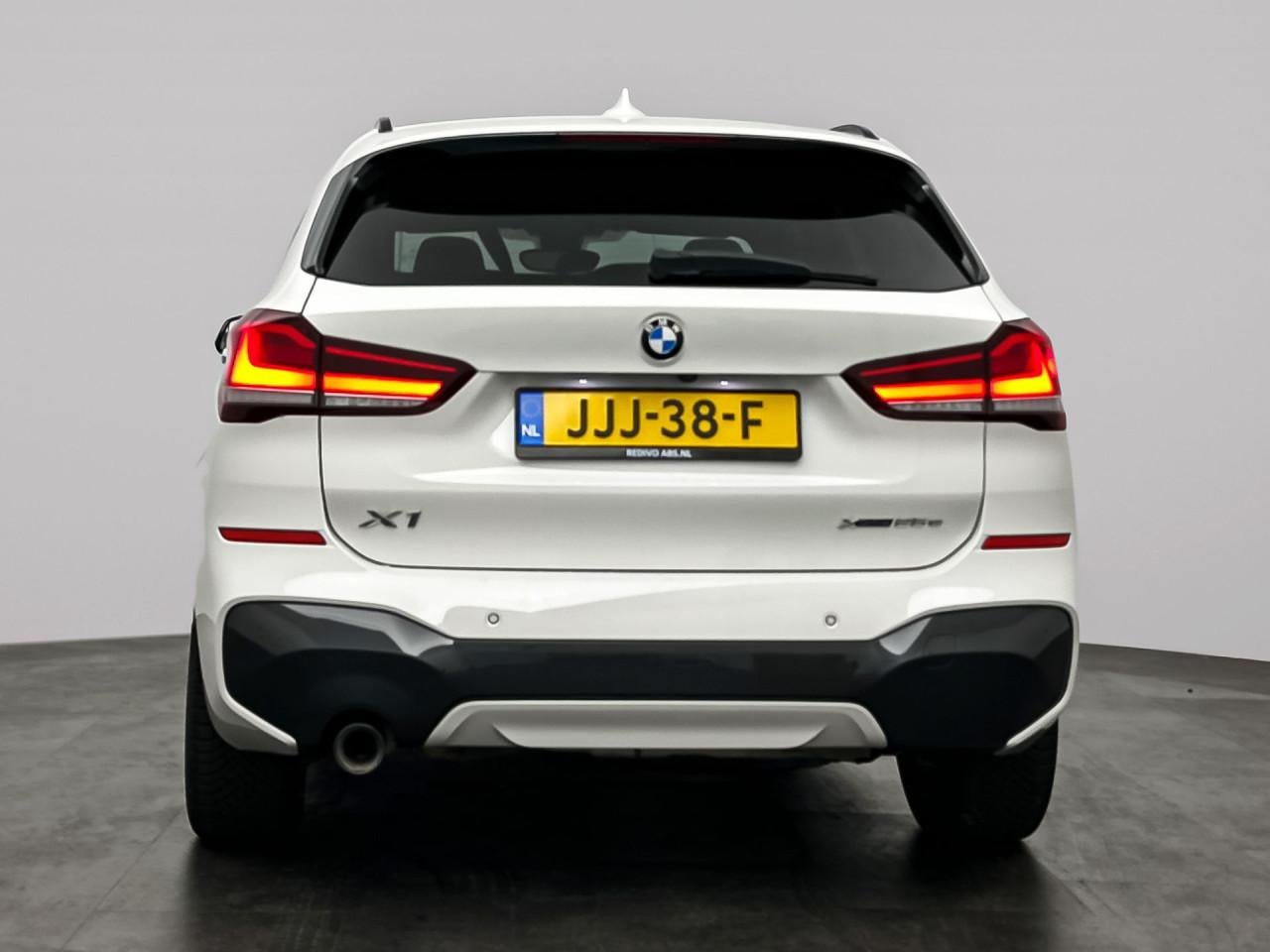 BMW X1 xDrive25e High Executive | M Sport | Head Up | Panorama | Trekhaak