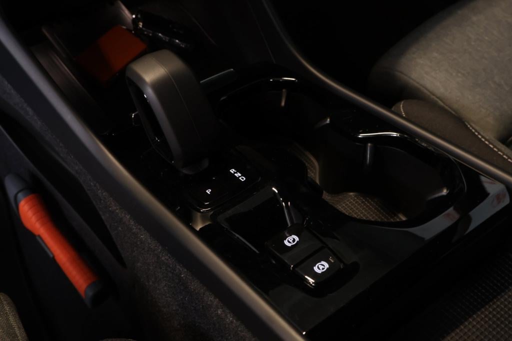 Volvo XC40 1.5 t4 plug-in hybrid plus bright nl auto|stoel+stuurverwarming|