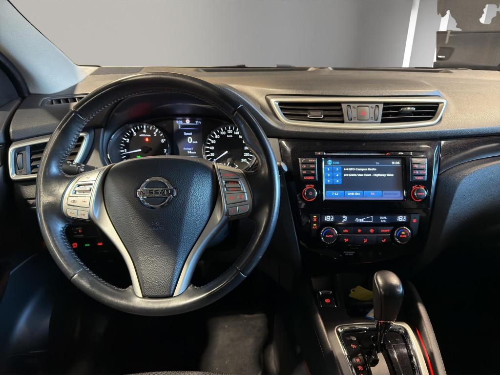 Nissan Qashqai 1.2 connect edition automaat | camera | panoramadak | navi |