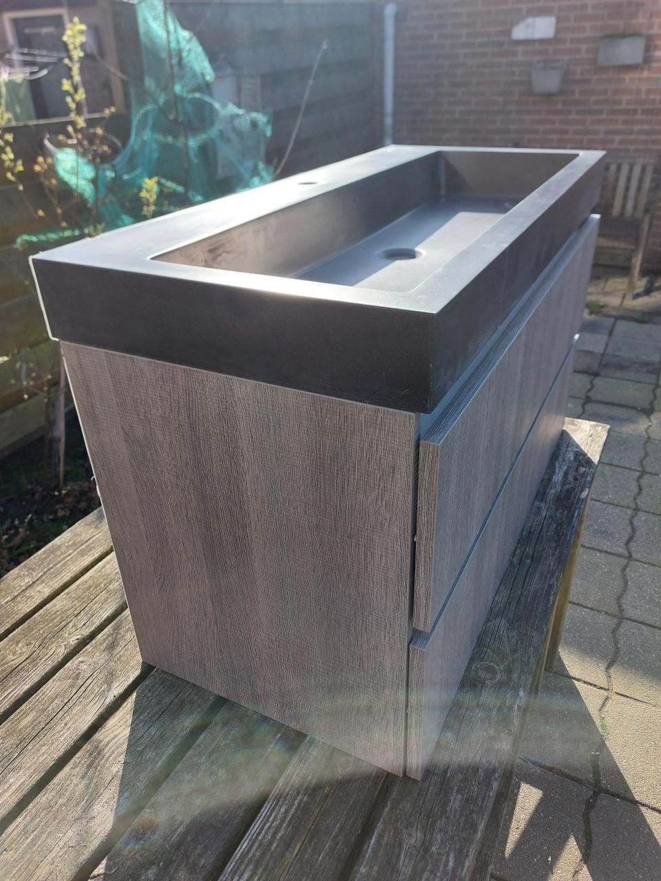 Badkamermeubel met wasbak