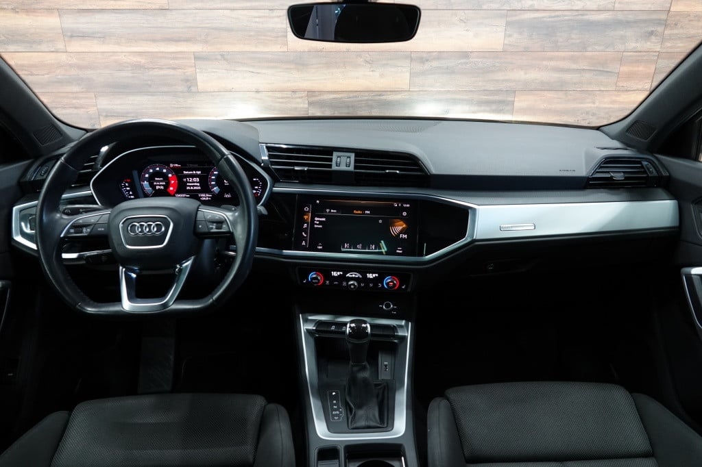 Audi Q3 35 tfsi pro line | pano | matrix | maxton | camera |