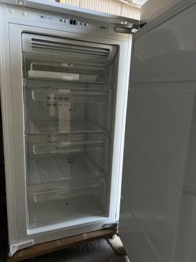 ATAG inbouw Nofrost vrieskast 102x54 cm. Inhoud vriezer 110 liter