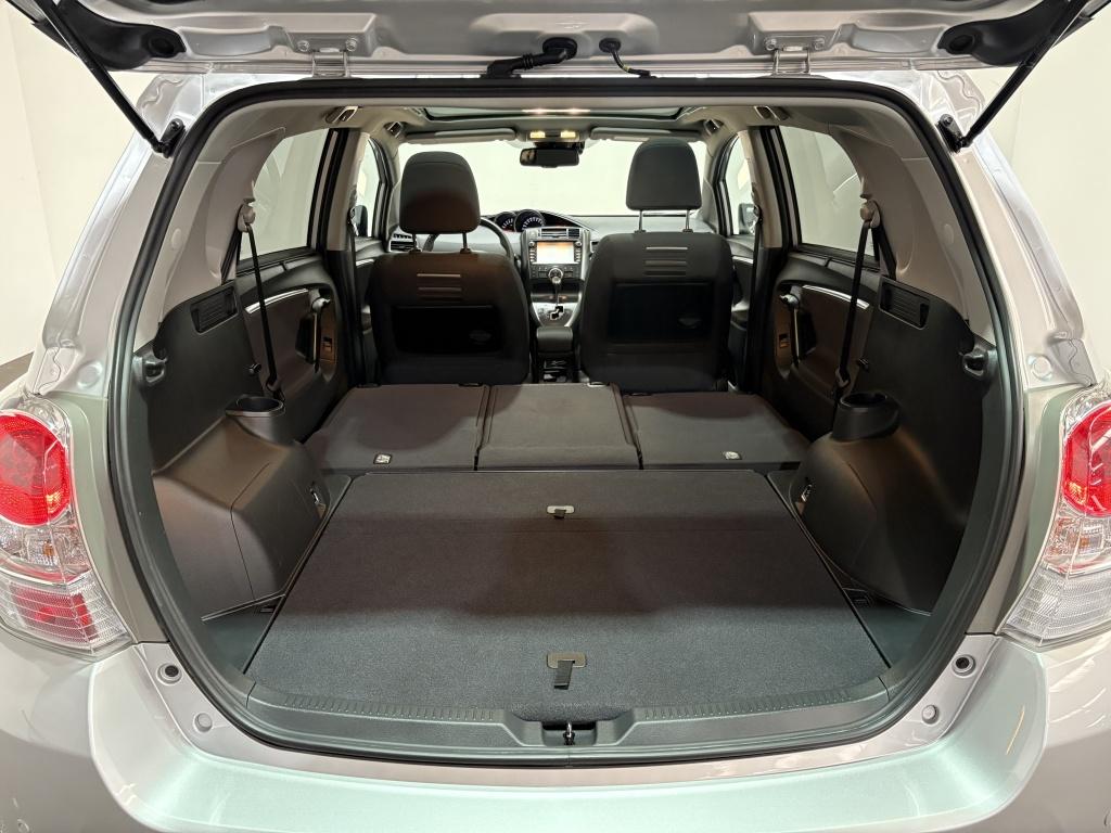 Toyota Corolla Verso 1.8 vvt-i skyview edition
