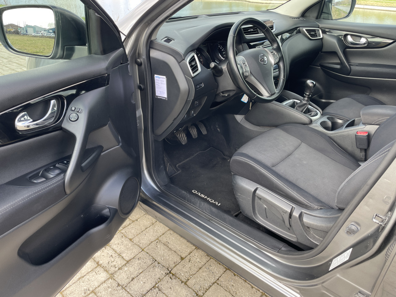 Nissan qashqai 1.2 acenta suv 2015