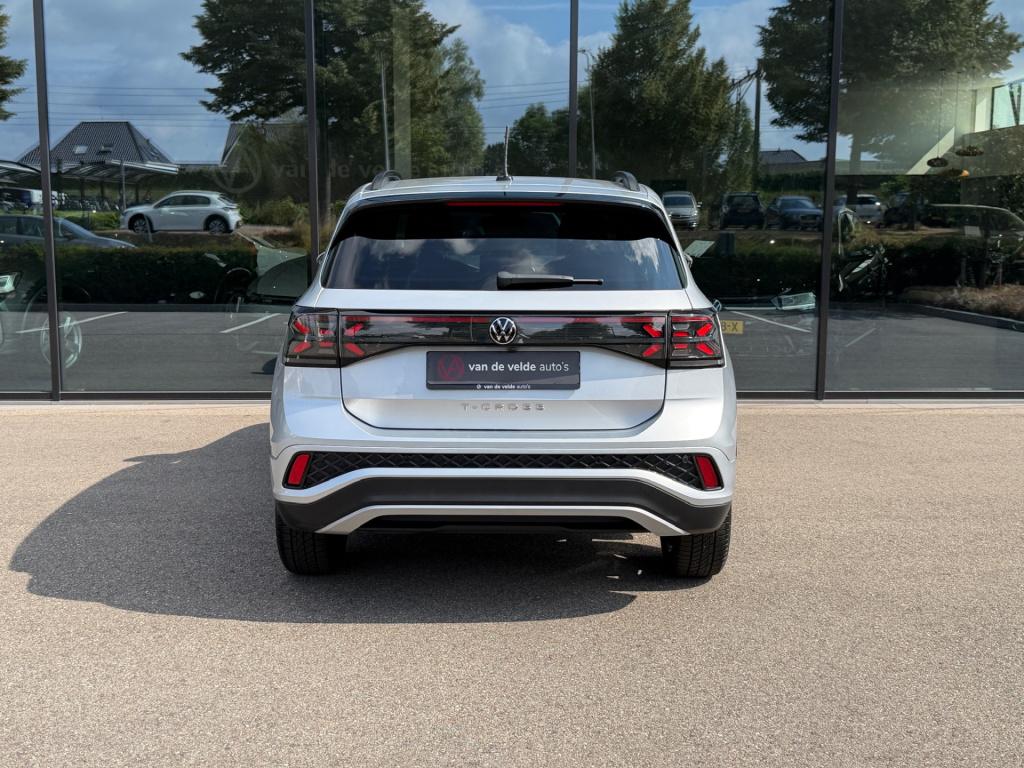 Volkswagen T-cross 1.5 tsi 150pk dsg r-line | camera | trekhaak | dode hoek