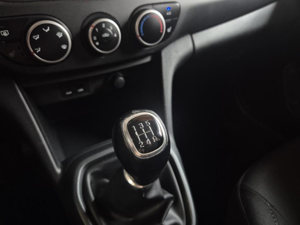 Hyundai I 10 1.0i comfort / stuur-stoel verwarming / 1e eigenaar / nieuwe k