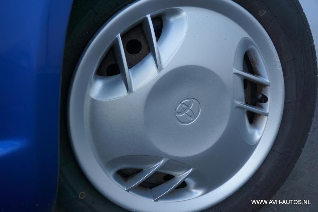 Toyota Yaris 1.0-16v vvt-i yorin