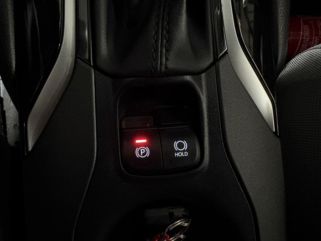 Toyota Corolla Cross hybrid 200 style| adap.cruise| camera| pdc| keyless