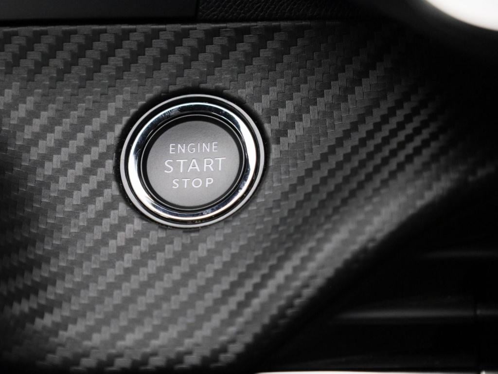 Peugeot E-2008 ev allure 54 kwh | automaat | climate control | virtual cock