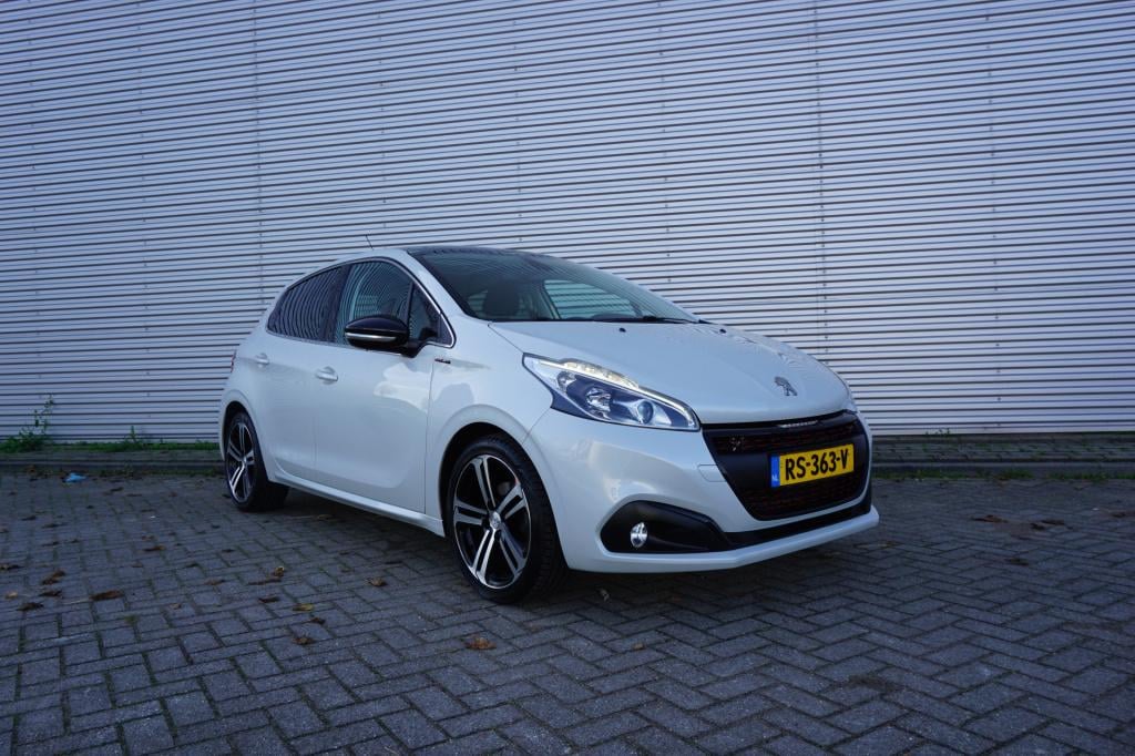 Peugeot 208 1.2 puretech gt-line airco / navi / cruise / camera / pano / ca