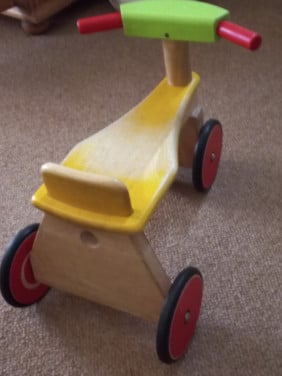 Houten peuterfietsje