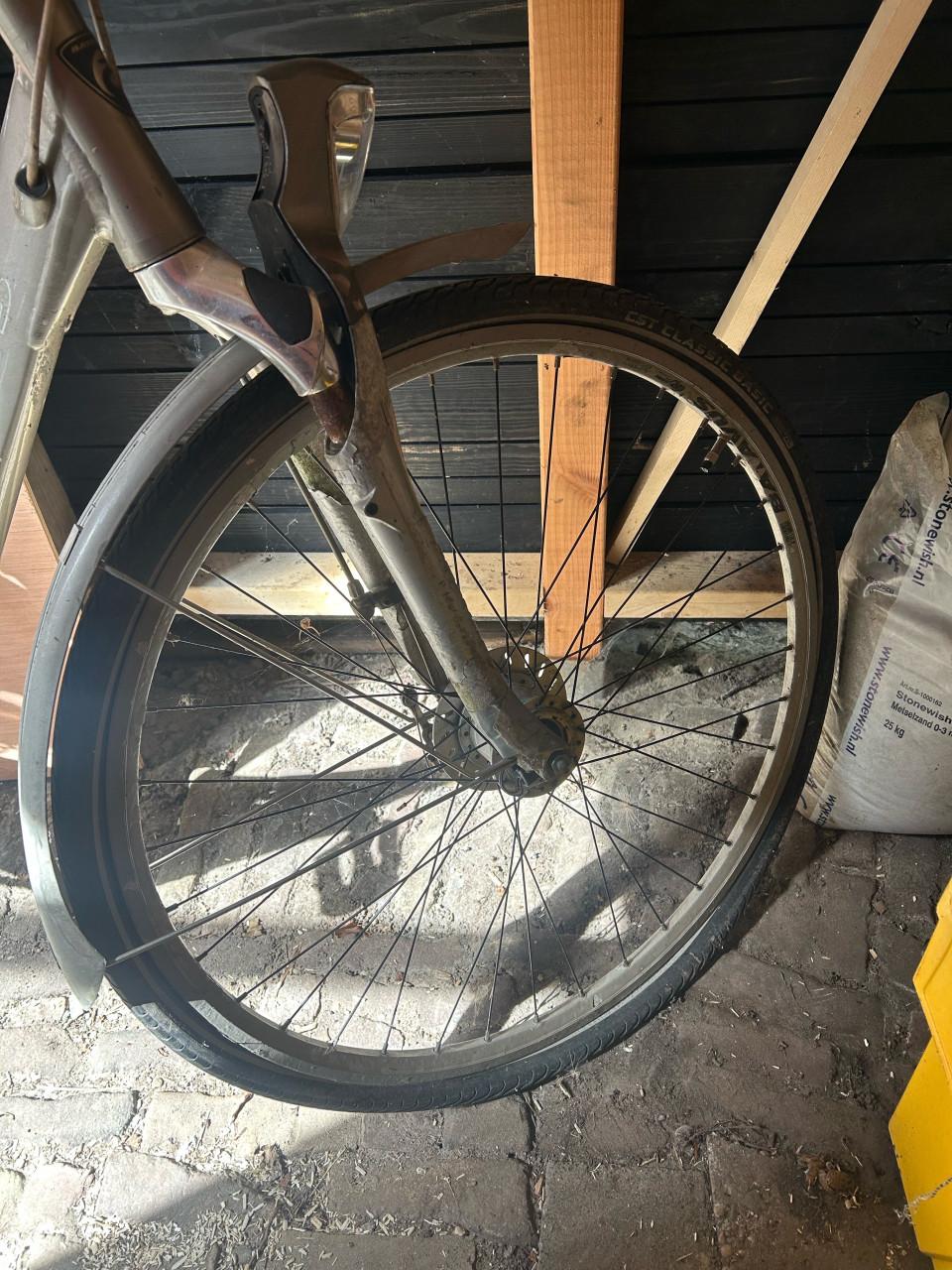 Gratis fiets lekke banden verder goed