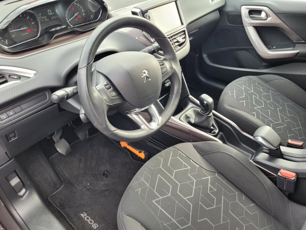 Peugeot 2008 1.2 vti active