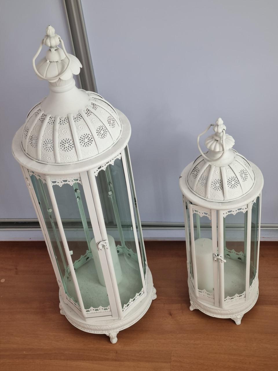 2mooie witte lantaarns