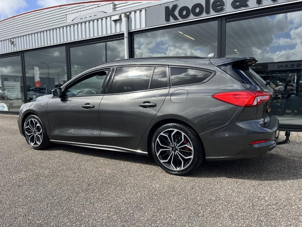 Ford Focus wagon 1.0 ecoboost 125pk st-line x , trekhaak , winterpakket