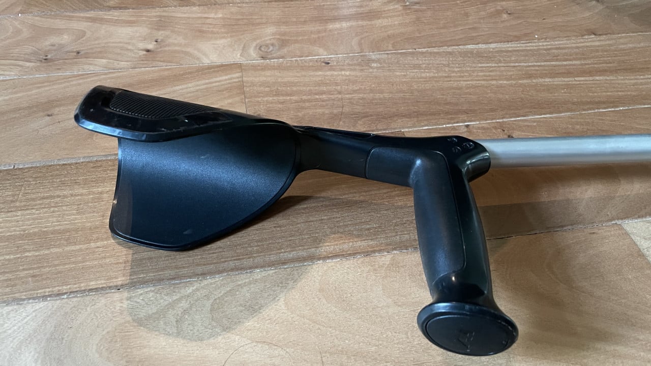 Handige Elleboogkrukken, loopkrukken bij sport blessure