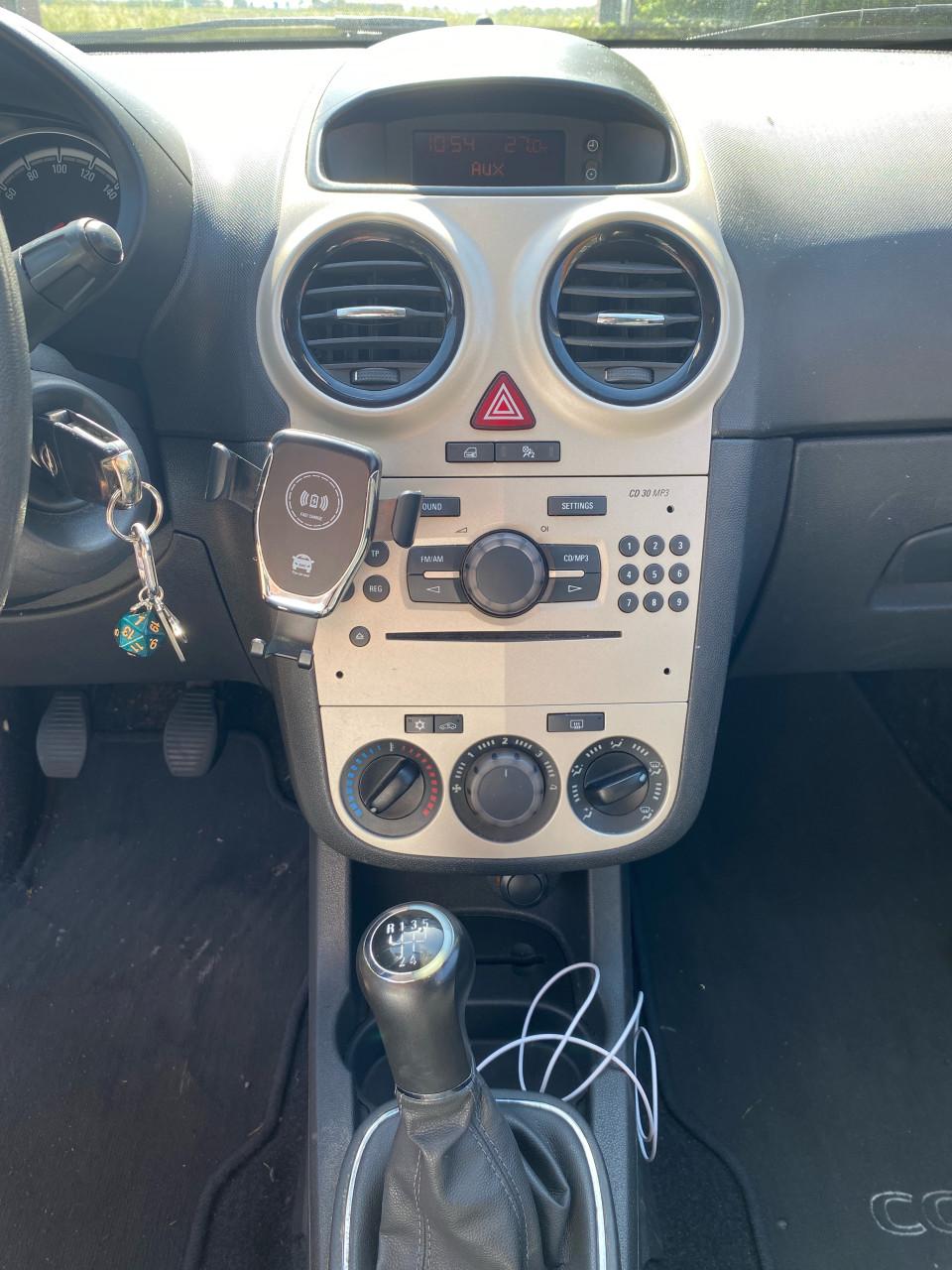 Opel corsa 1.2 3d netjes nap rijd goed
