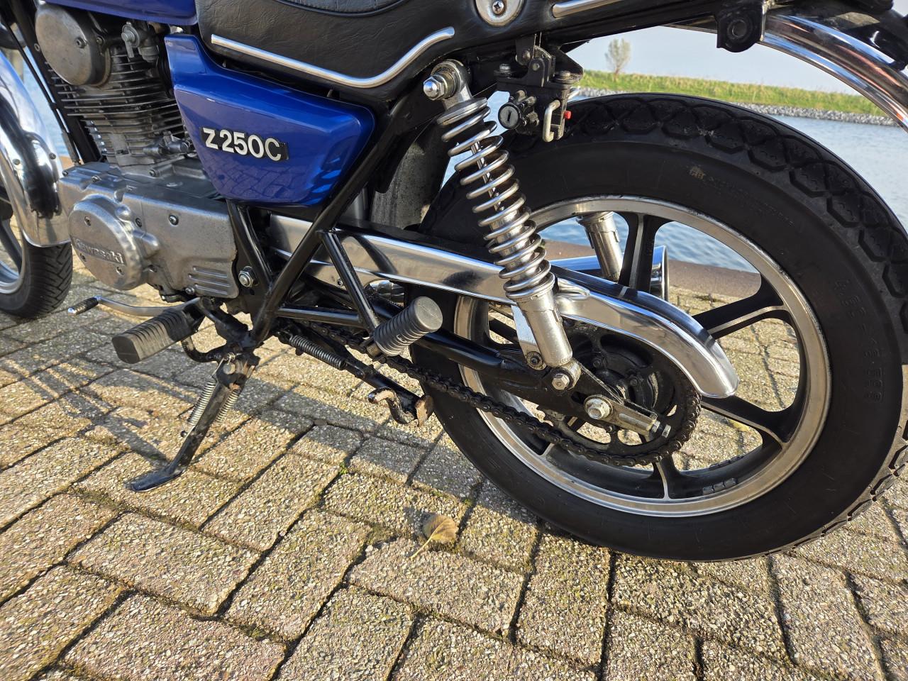 Kawasaki KZ250C inruiler/opknapper