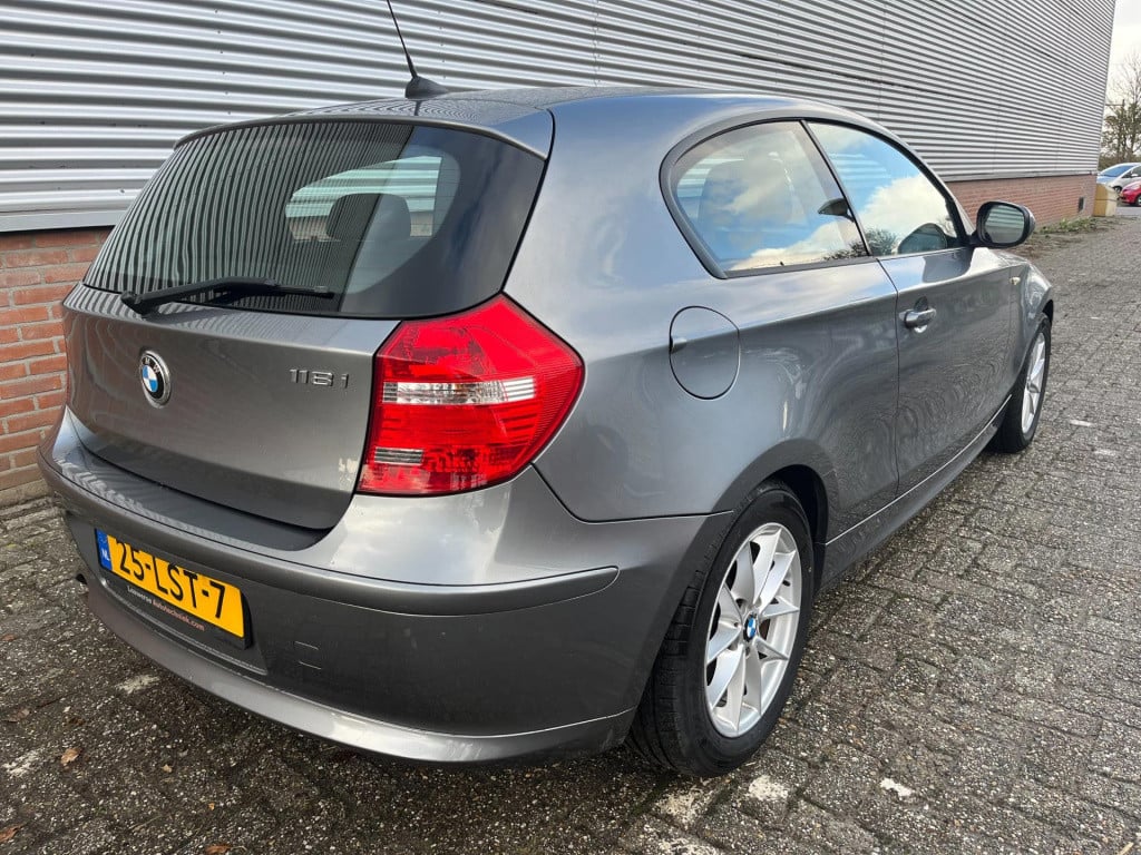 BMW 1 Serie 118i business line | orig. nl | climate | cruise