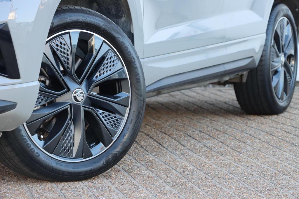 Skoda Karoq 1.5 tsi act sportline business 150pk dsg7