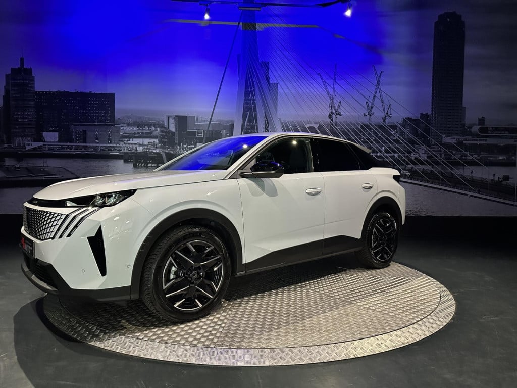 Peugeot 3008 1.2 hybrid 136 allure *nieuw model*360camera*