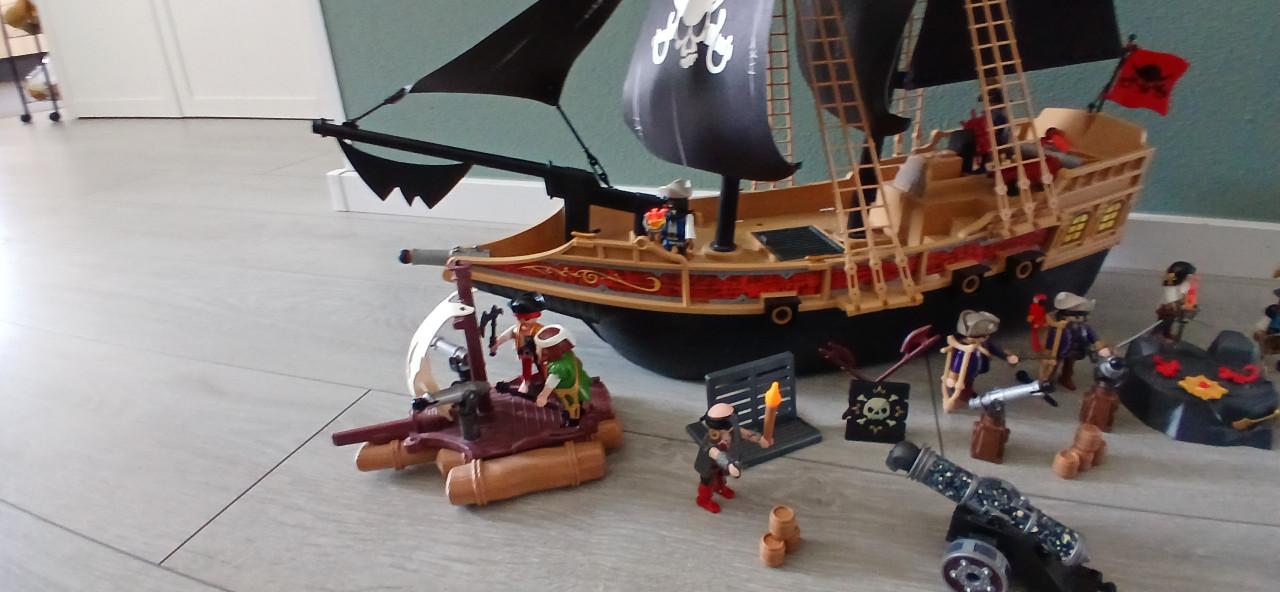 Playmobil groot piratenschip met diverse extra sets