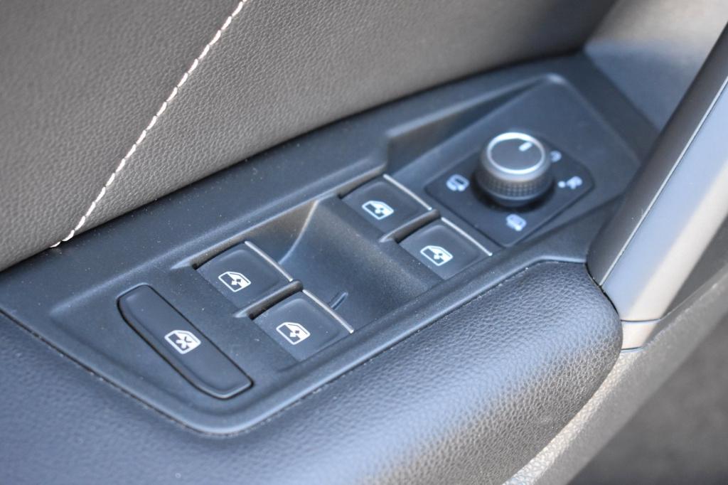 Volkswagen Tiguan 1.5 tsi r-line black style | iq.light | dealer ond. | pan