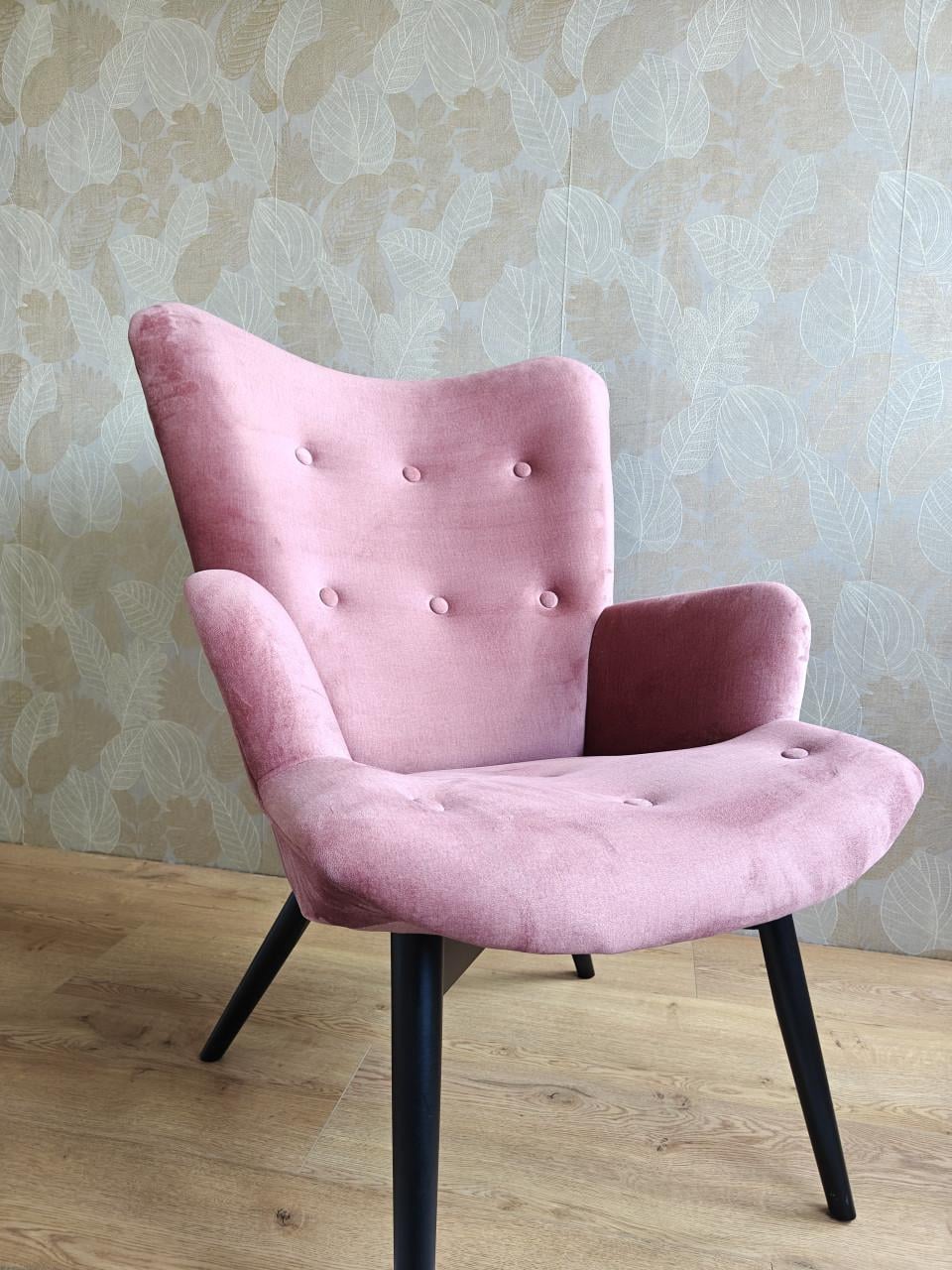 Grote roze oorfauteuil in zeer nette staat!